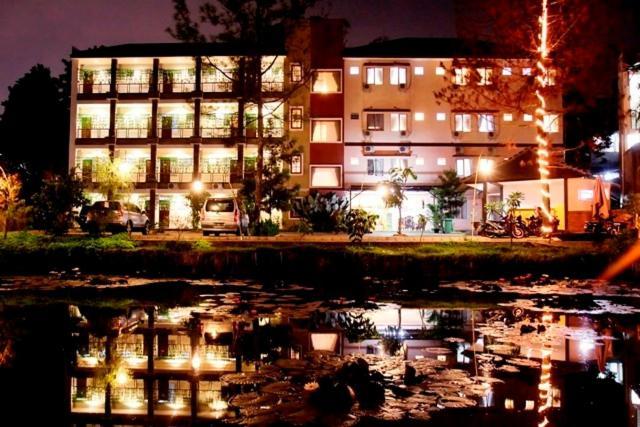 Hotel Lotus בנדונג מראה חיצוני תמונה