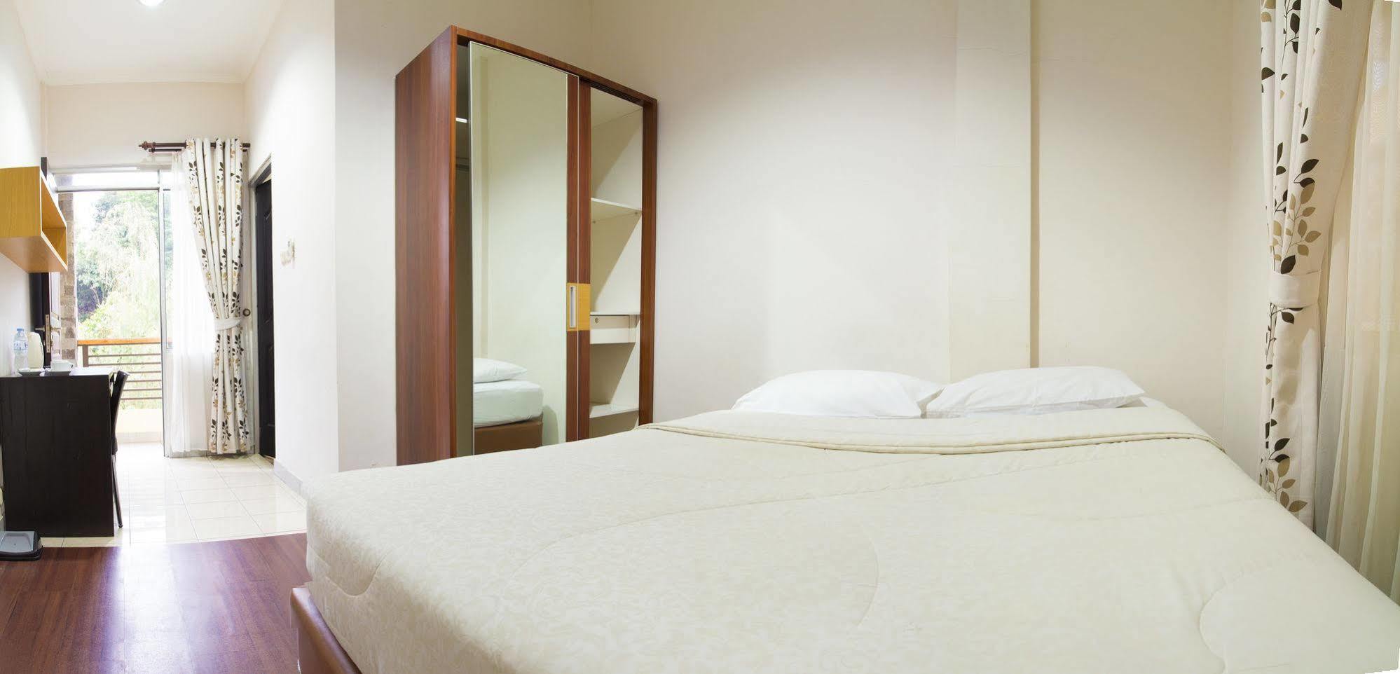 Hotel Lotus בנדונג מראה חיצוני תמונה