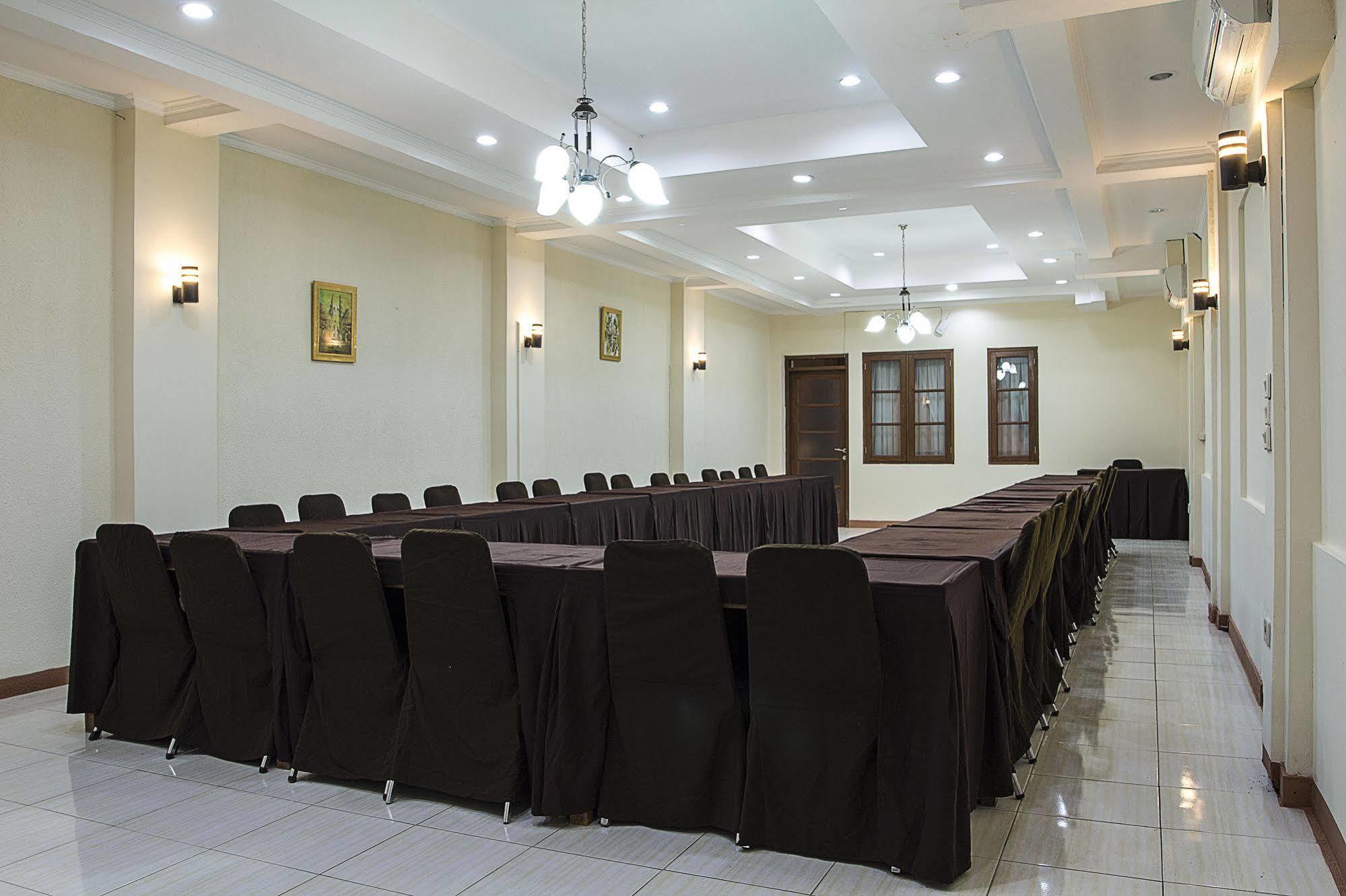 Hotel Lotus בנדונג מראה חיצוני תמונה