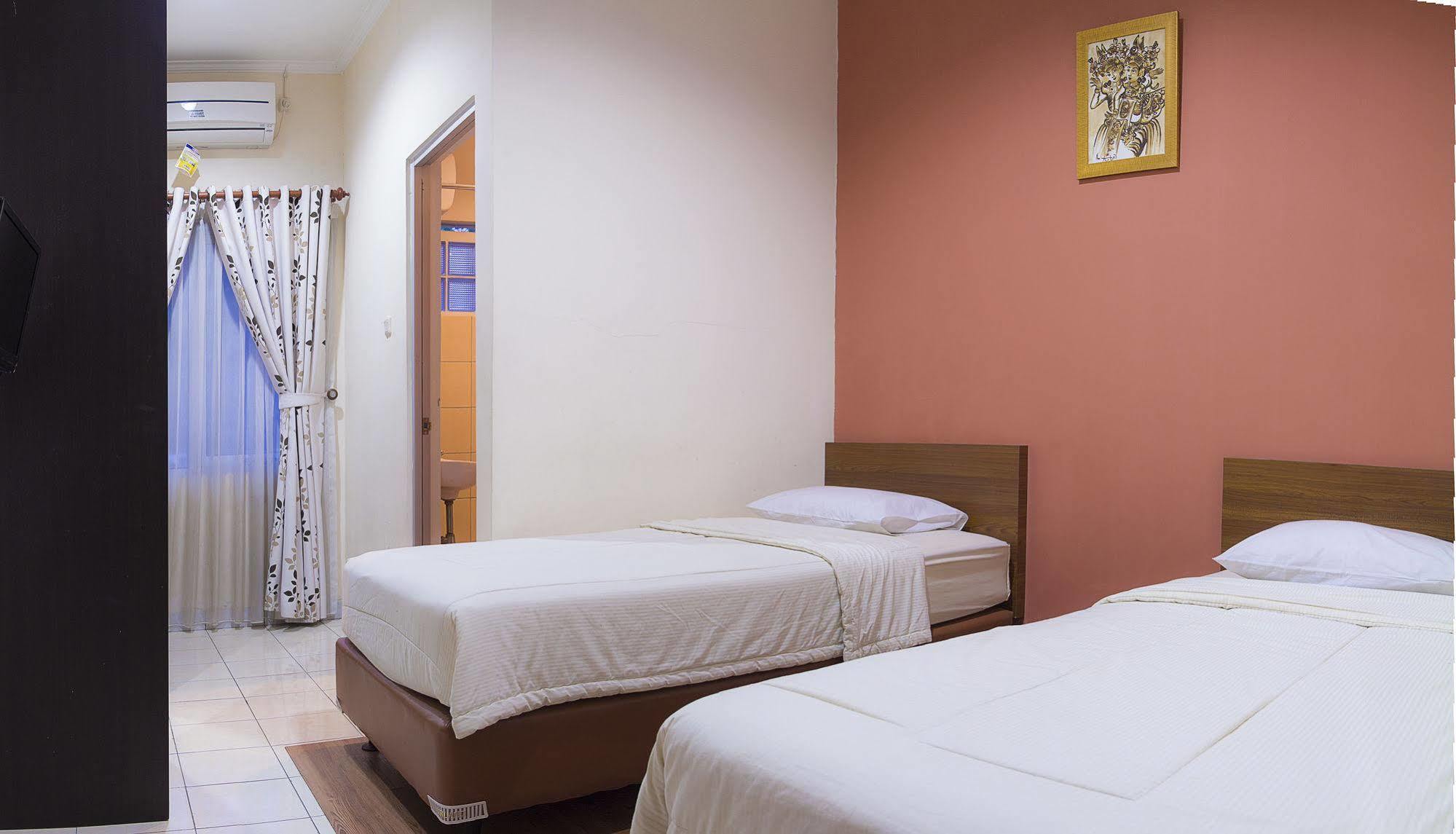 Hotel Lotus בנדונג מראה חיצוני תמונה