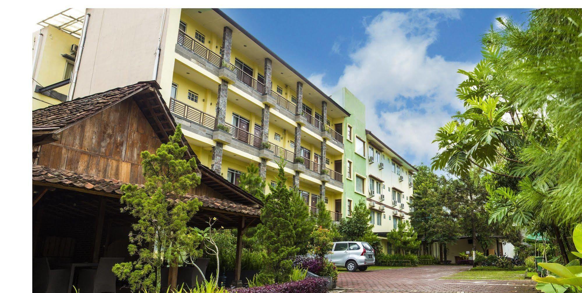 Hotel Lotus בנדונג מראה חיצוני תמונה